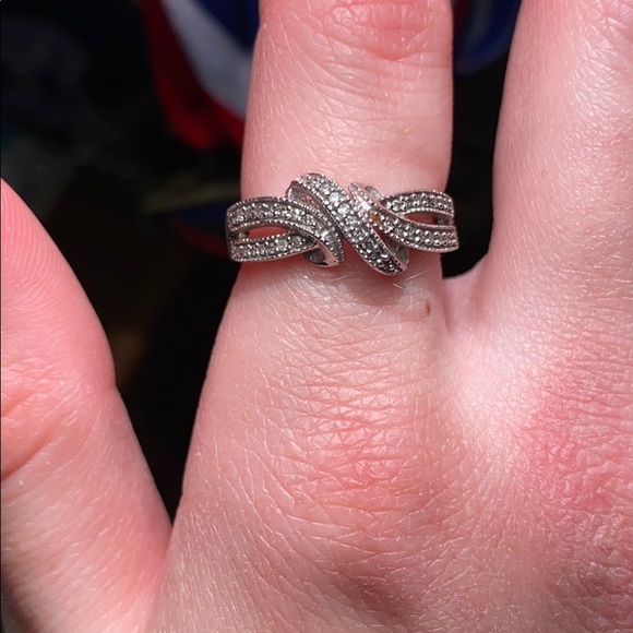 1/5 carat diamond ring - Picture 3 of 4